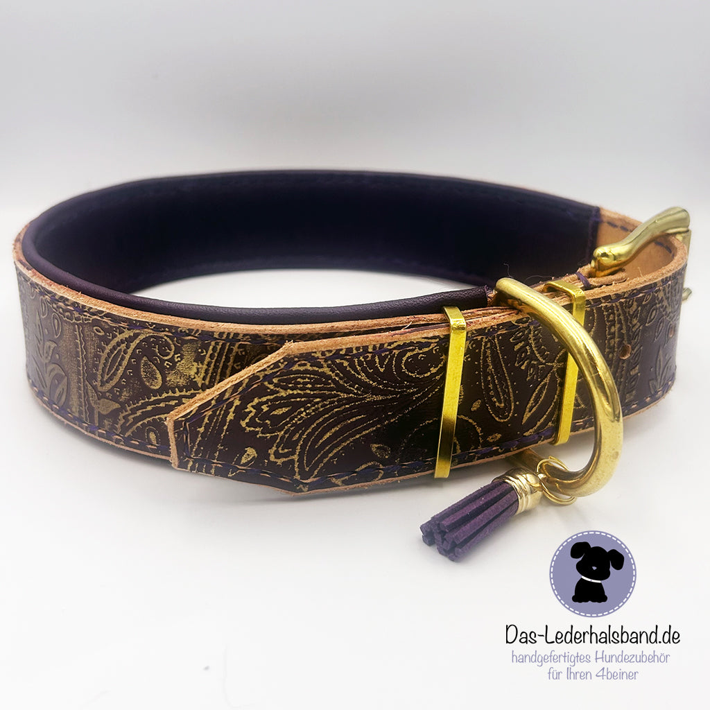 Geprägtes Lederhalsband 51-57cm Aubergine-gold